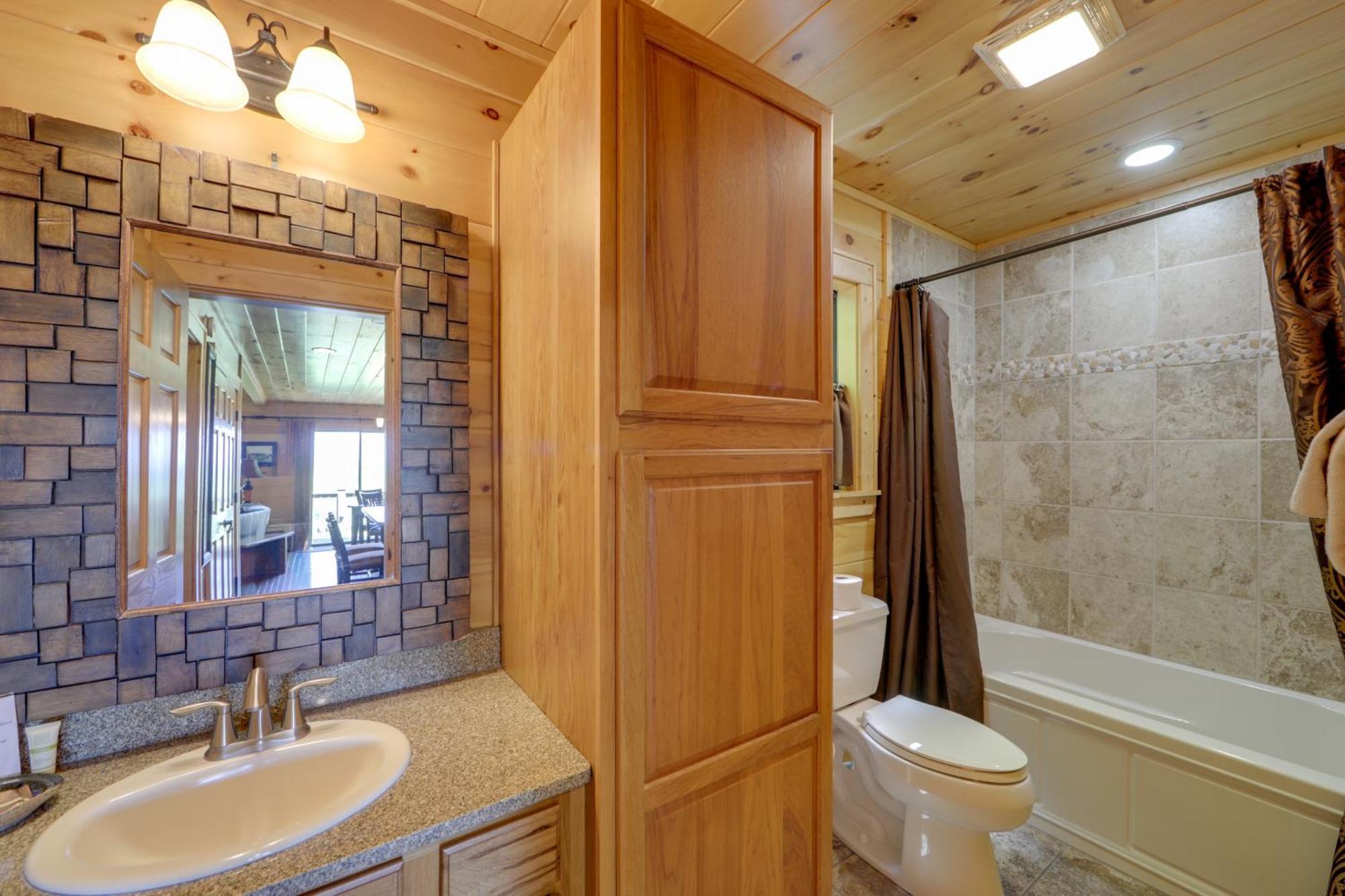 Bryson City Cabin With Hot Tub And Mountain Views! Экстерьер фото