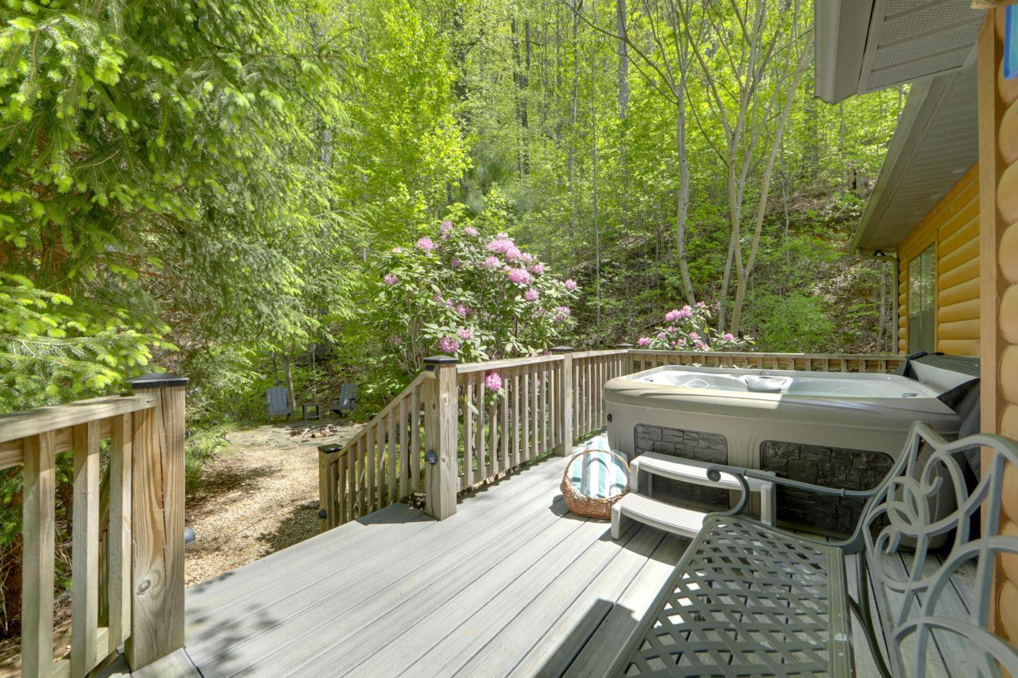 Bryson City Cabin With Hot Tub And Mountain Views! Экстерьер фото